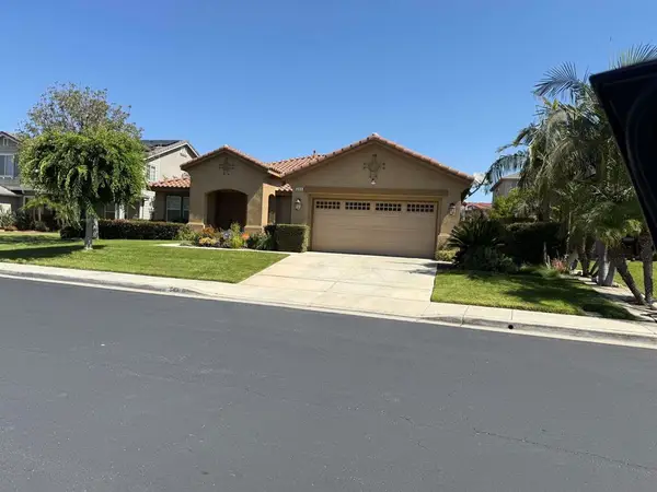 543 Silverhawk Dr, Corona, CA 92879