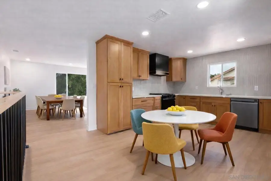 361 E Indian Rock Rd, Vista, CA 92084 - #2
