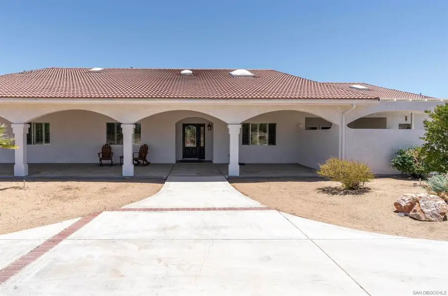 9255 Del Monte Avenue, Yucca Valley, CA 92284 - #2