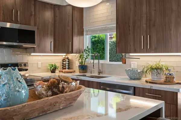 404 Bonair St, La Jolla, CA 92037