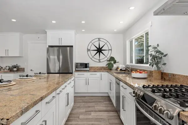 1570 Avenida De Los Lirios, Encinitas, CA 92024