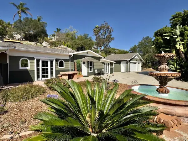 1418 York Dr, Vista, CA 92084