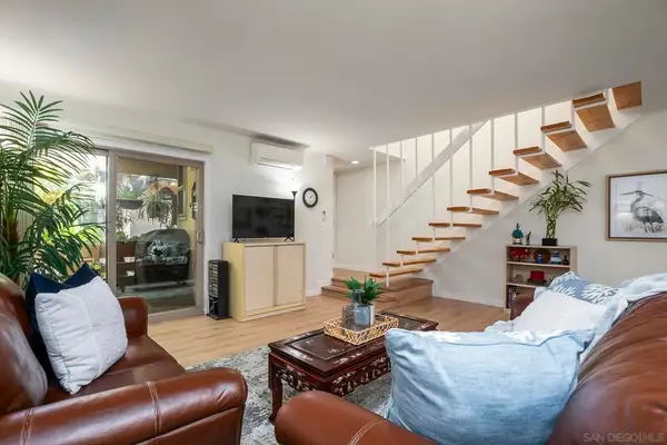 4062 Valeta #334, San Diego, CA 92110