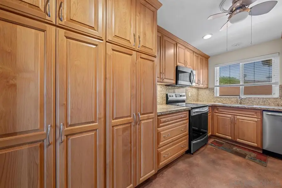 1044 La Ventana, San Marcos, CA 92078 - #3