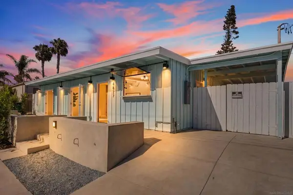 4827 Bayard St, San Diego, CA 92109