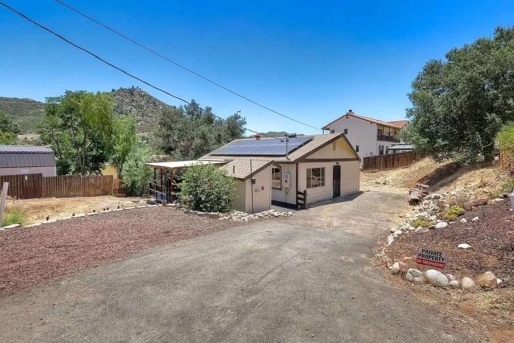 126 Almyra Rd., El Cajon, CA 92019 - #1