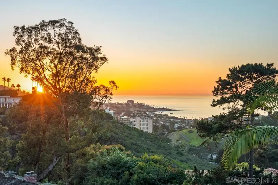 8080 La Jolla Scenic Dr N, La Jolla, CA 92037 - #2