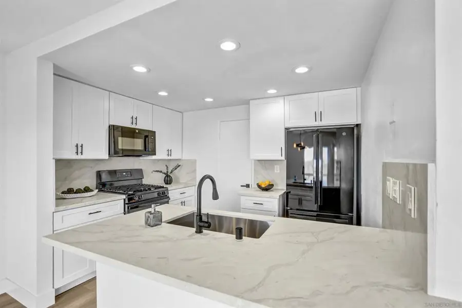 6821 Fashion Hills Blvd, San Diego, CA 92111 - #3