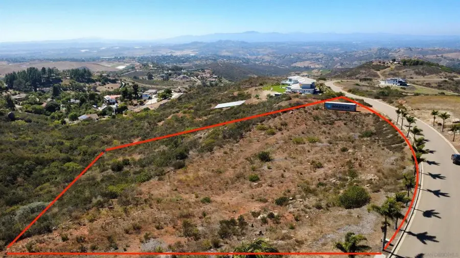 2220 Panoramic Dr., Vista, CA 92084 - #3