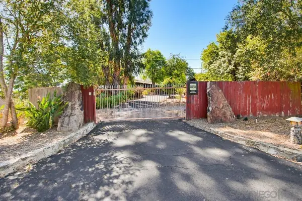 28605 Rolling Rock Rd., Escondido, CA 92026