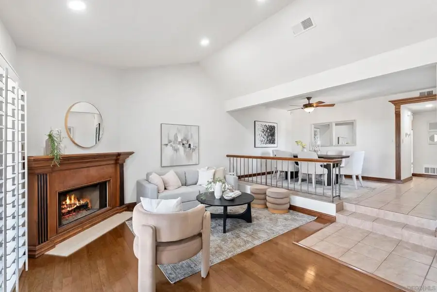 6998 Camino Degrazia, San Diego, CA 92111 - #3