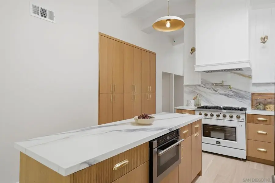 5137 San Aquario, San Diego, CA 92109 - #3
