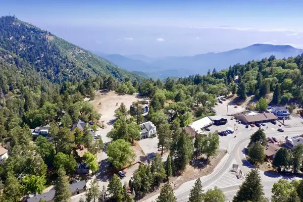32065 Hunsaker Way, Running Springs, CA 92382