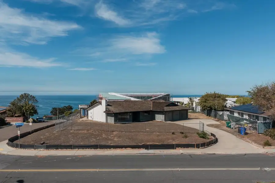 8504 Prestwick Dr, La Jolla, CA 92037 - #3