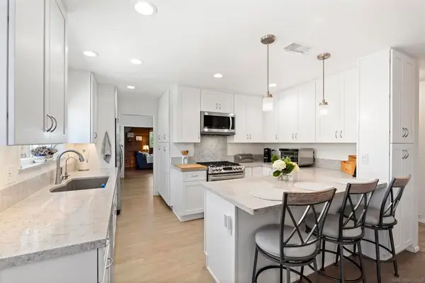 6935 Batista St, San Diego, CA 92111