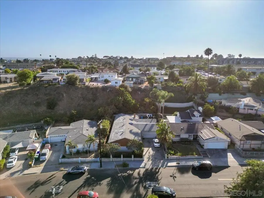 2052 Crandall Dr, San Diego, CA 92111 - #3