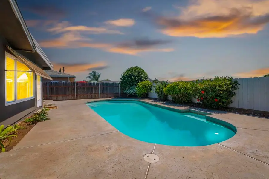 10020 Pino Dr, Lakeside, CA 92040 - #2