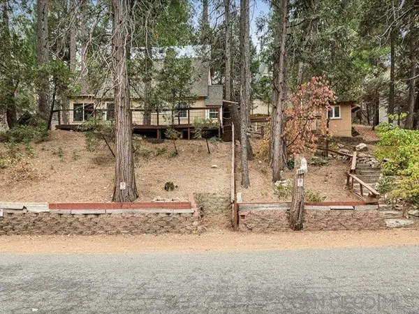 27961 Rainbow Dr., Lake Arrowhead, CA 92352