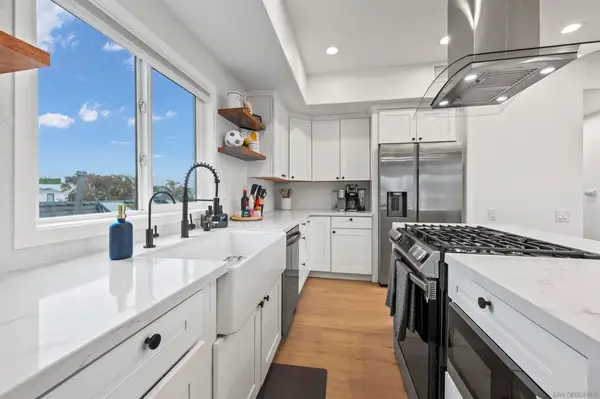 727 Ostend, San Diego, CA 92109
