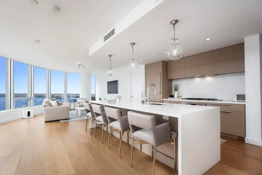 888 W E #2302, San Diego, CA 92101 - #2