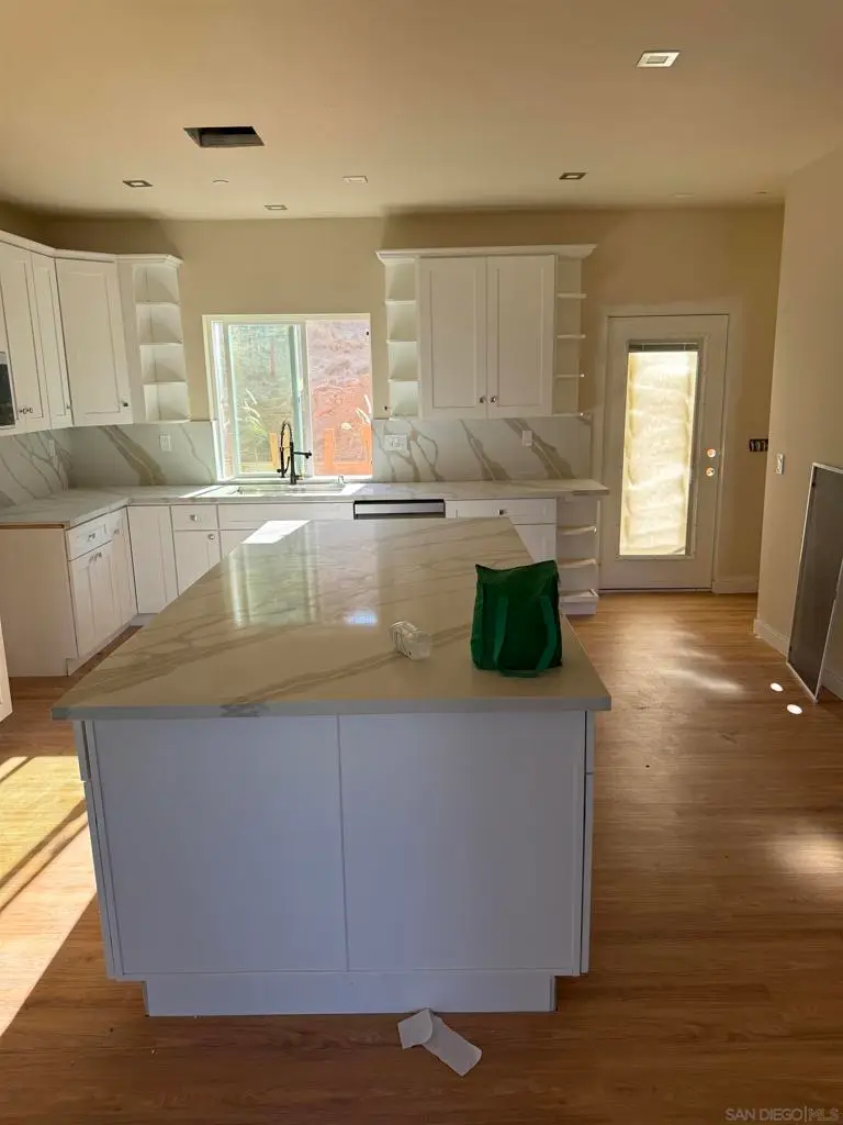 1302 La Presa, Spring Valley, CA 91977 - #3