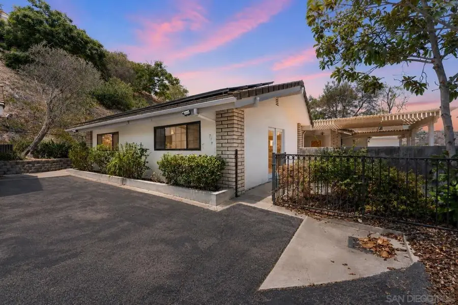3006 Skycrest Drive, Fallbrook, CA 92028 - #3