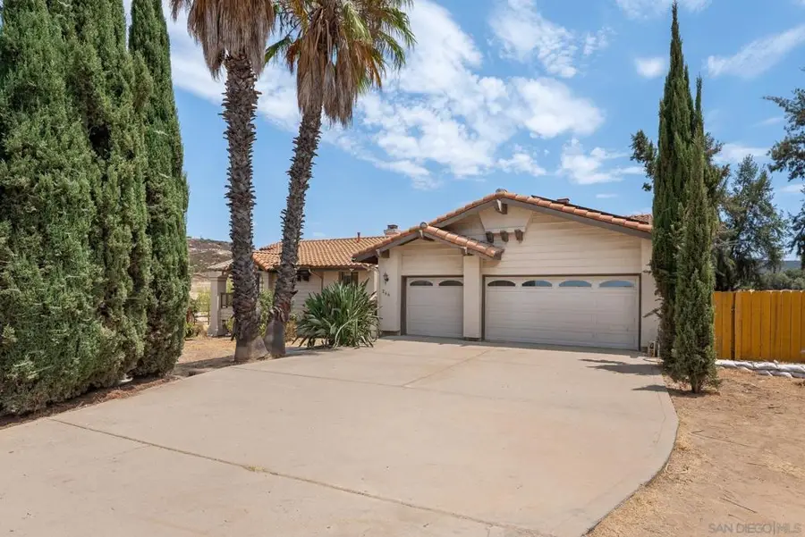 266 Woodmeadow Ln, Ramona, CA 92065 - #2
