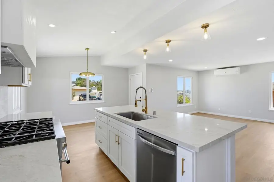 6228 Calle Pavana, San Diego, CA 92139 - #3