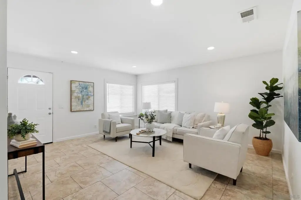 795 Via Callado, Oceanside, CA 92057 - #1