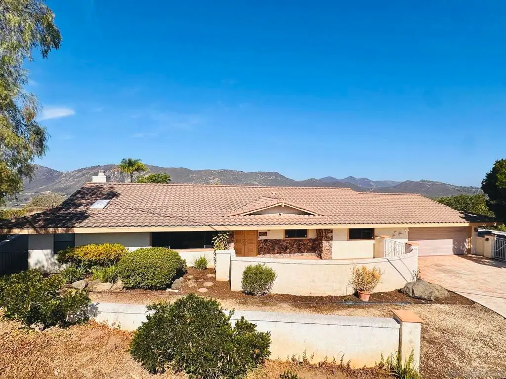 3343 Vista De La Cresta, Escondido, CA 92029 - #1