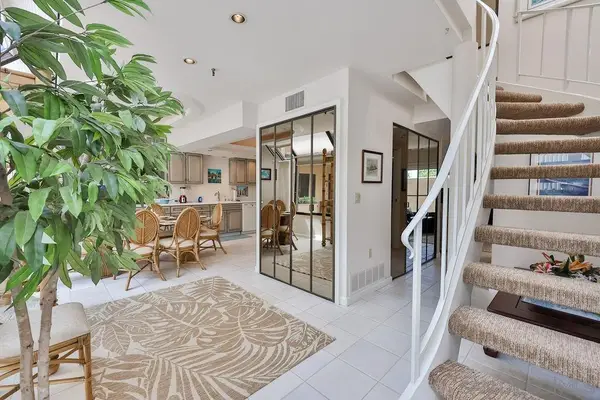 835 D Ave #4, Coronado, CA 92118