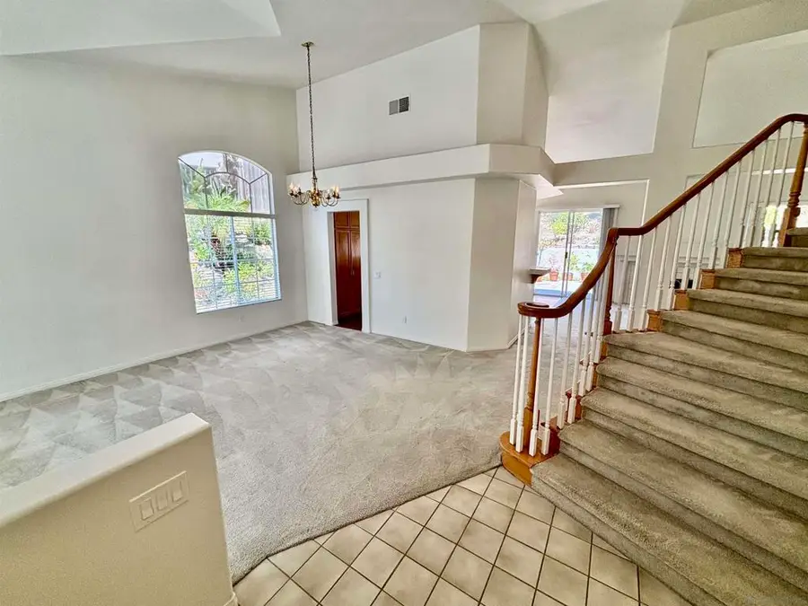 653 Cantara Ln, Vista, CA 92081 - #2