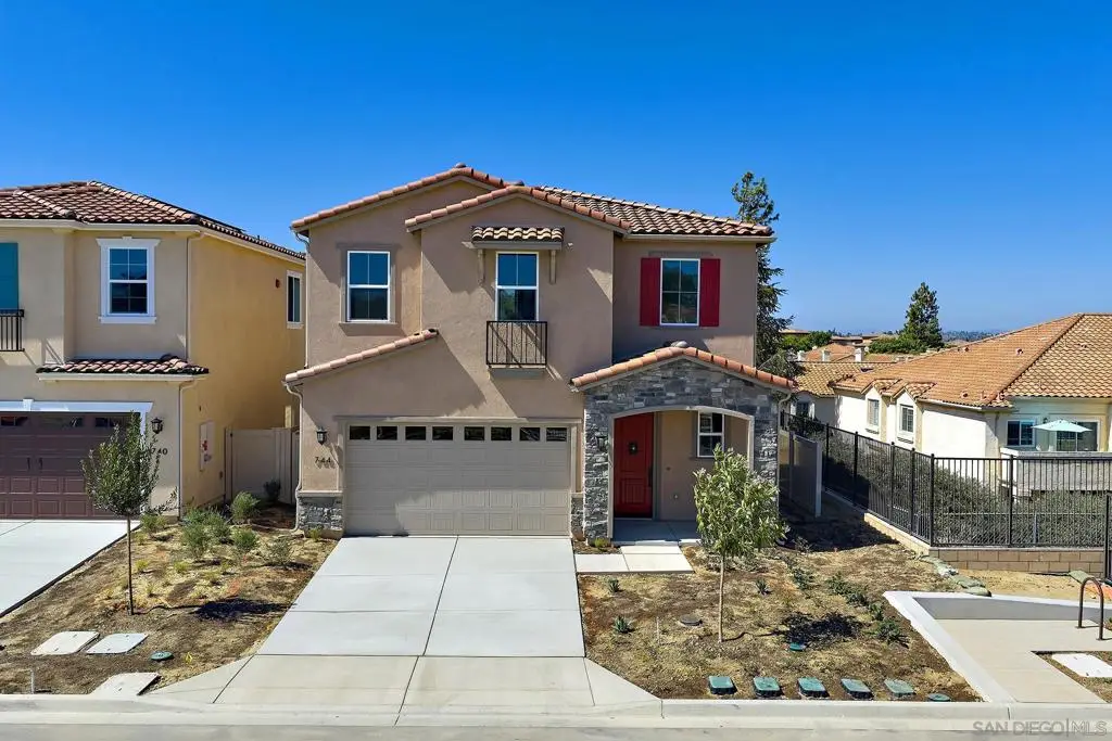 744 Michael Ct, Vista, CA 92081 - #1