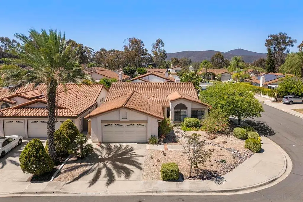 11821 Calle Parral, San Diego, CA 92128 - #1