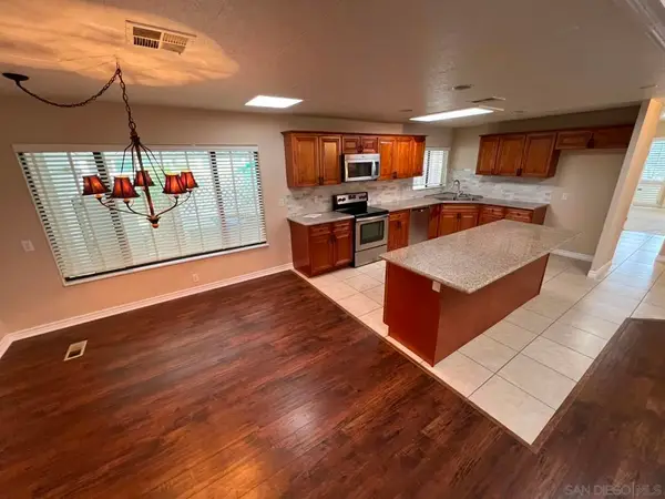 8975 Lawrence Welk #SPC 311, Escondido, CA 92026