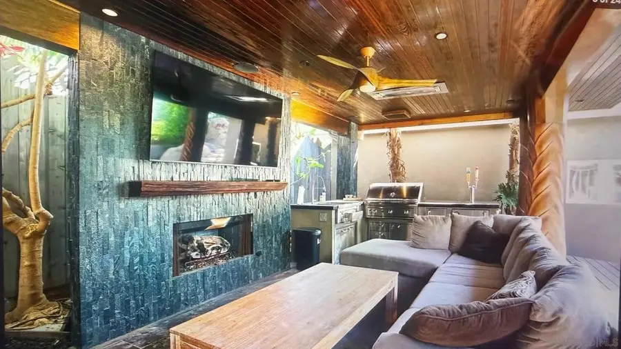 Address Withheld By Seller, San Diego, CA 92109 - #3