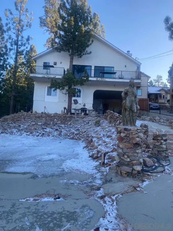 731 Cameron Dr, Big Bear, CA 92315