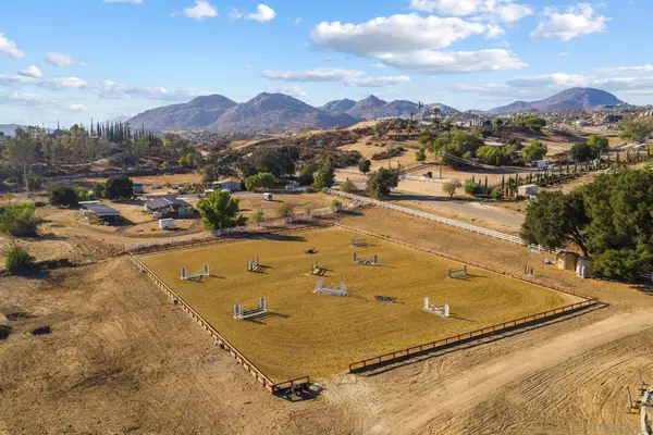 38955 E Benton Rd, Temecula, CA 92592