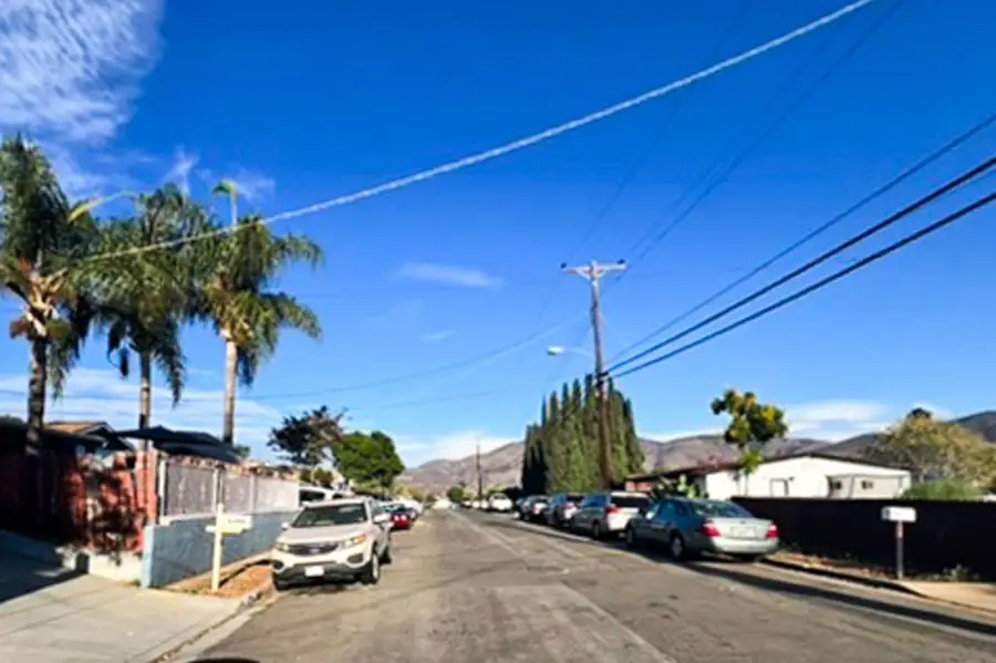9759 Ivanho St, Spring Valley, CA 91977 - #3
