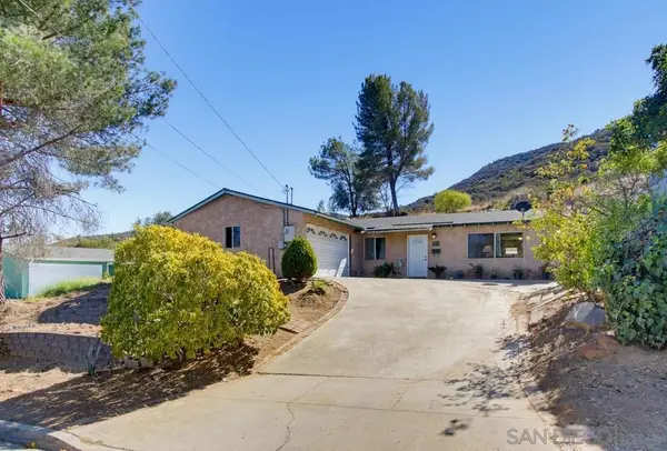 7945 Shantung Dr, Santee, CA 92071