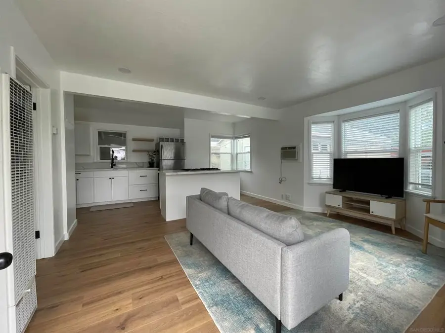 218 220 E Connecticut Ave, Vista, CA 92084 - #3