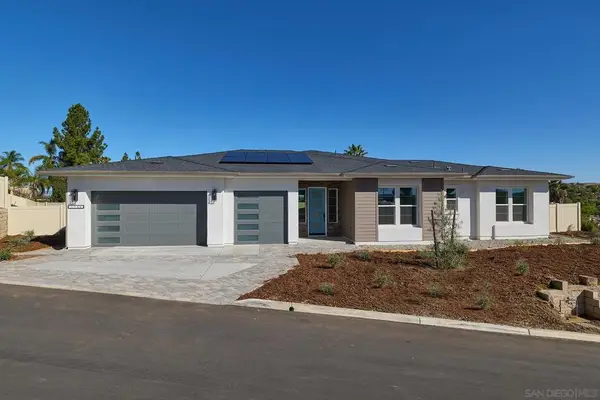 1746 Ishihara Rd, Vista, CA 92084