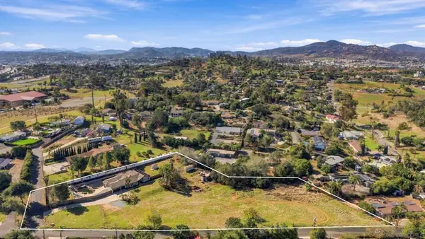 1515 Via Paloma, Escondido, CA 92026