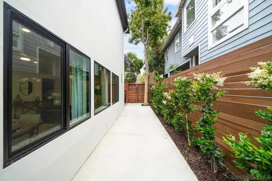 7374 Fay Ave, La Jolla, CA 92037 - #2