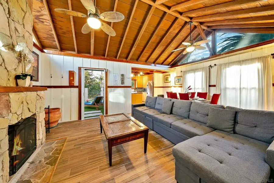 370 72 Nautilus St, La Jolla, CA 92037 - Image #3