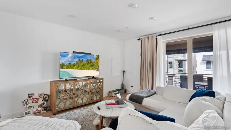 15681 Rennyson Way, San Diego, CA 92127 - Image #2