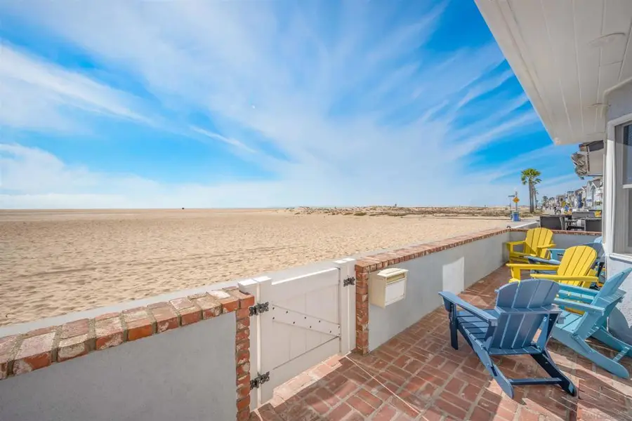 206 E Oceanfront, Newport Beach, CA 92661 - Image #2