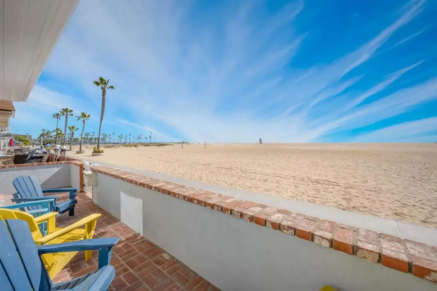 206 E Oceanfront, Newport Beach, CA 92661 - Image #3