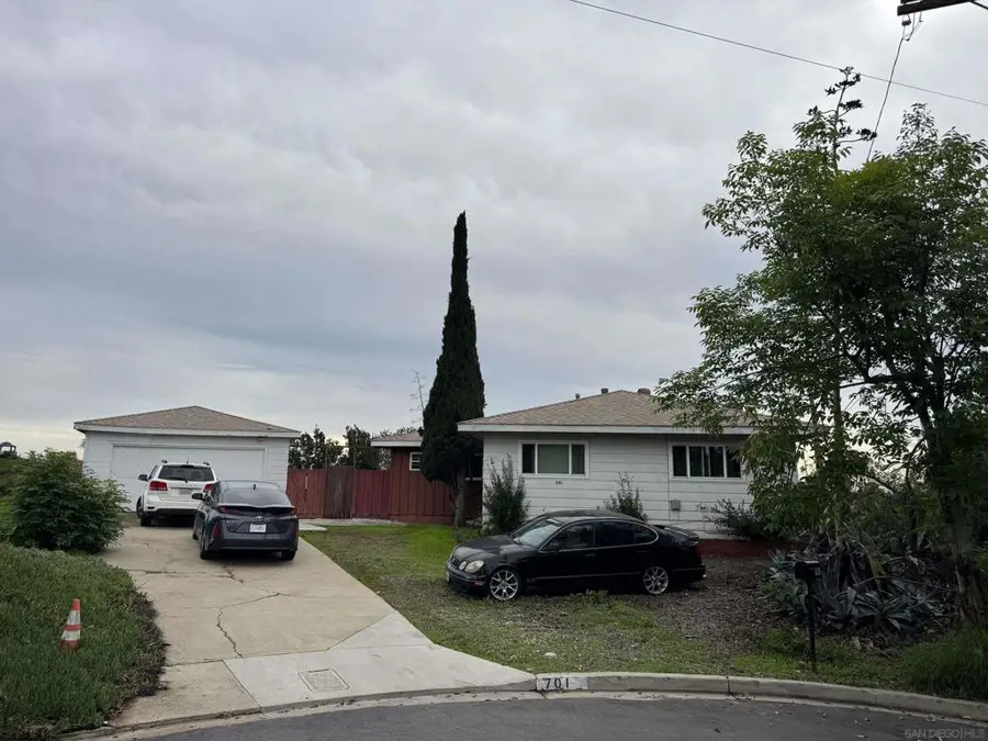 701 Selma Pl, San Diego, CA 92114 - Image #2