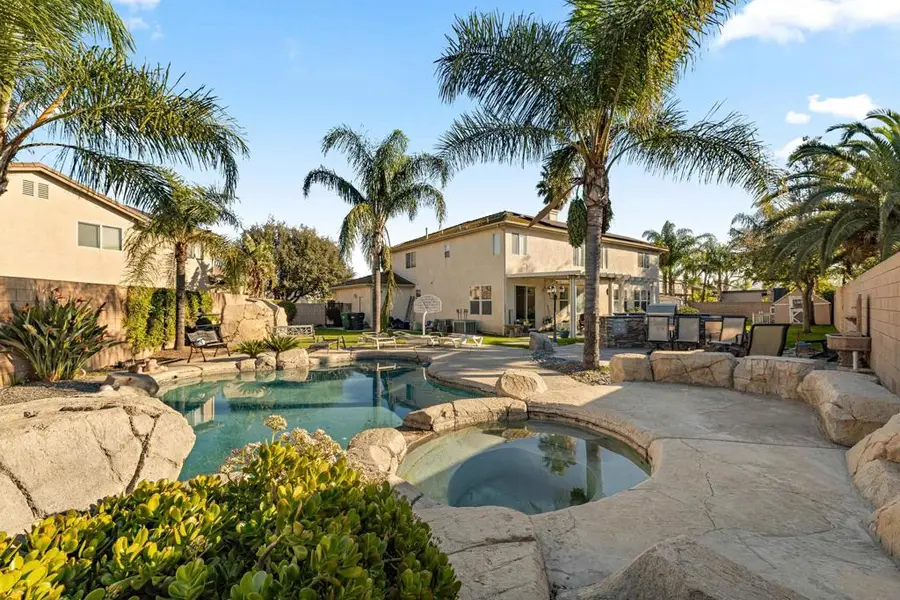 5713 Canoe Dr, Corona, CA 92880 - #3